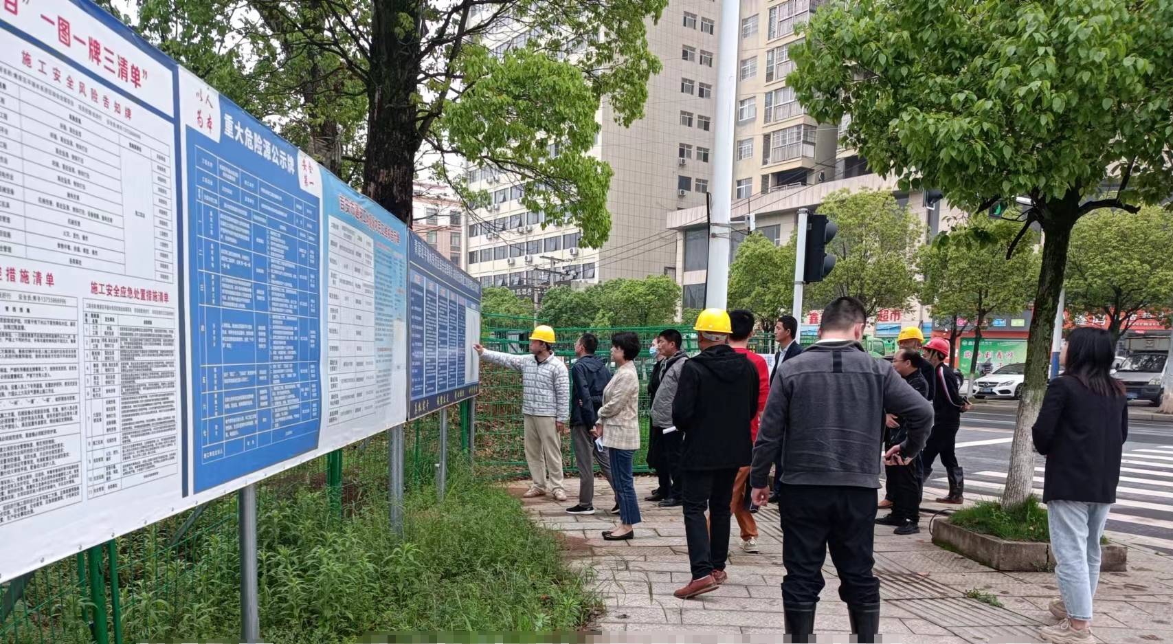 省防汛、吉安市政府等領(lǐng)導(dǎo)到平湖澇區(qū)檢查工作